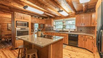 Cabin, 3 Bedrooms, Hill View | Shared kitchen | Full-sized fridge, oven, stovetop, dishwasher