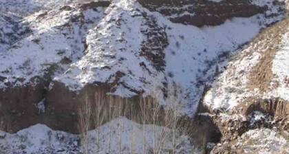 LOS ANDES HOUSE. VIEW OF THE ANDES MOUNTAINS.