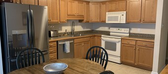 PSU Townhouse Walking Distance from Beaver Stadium