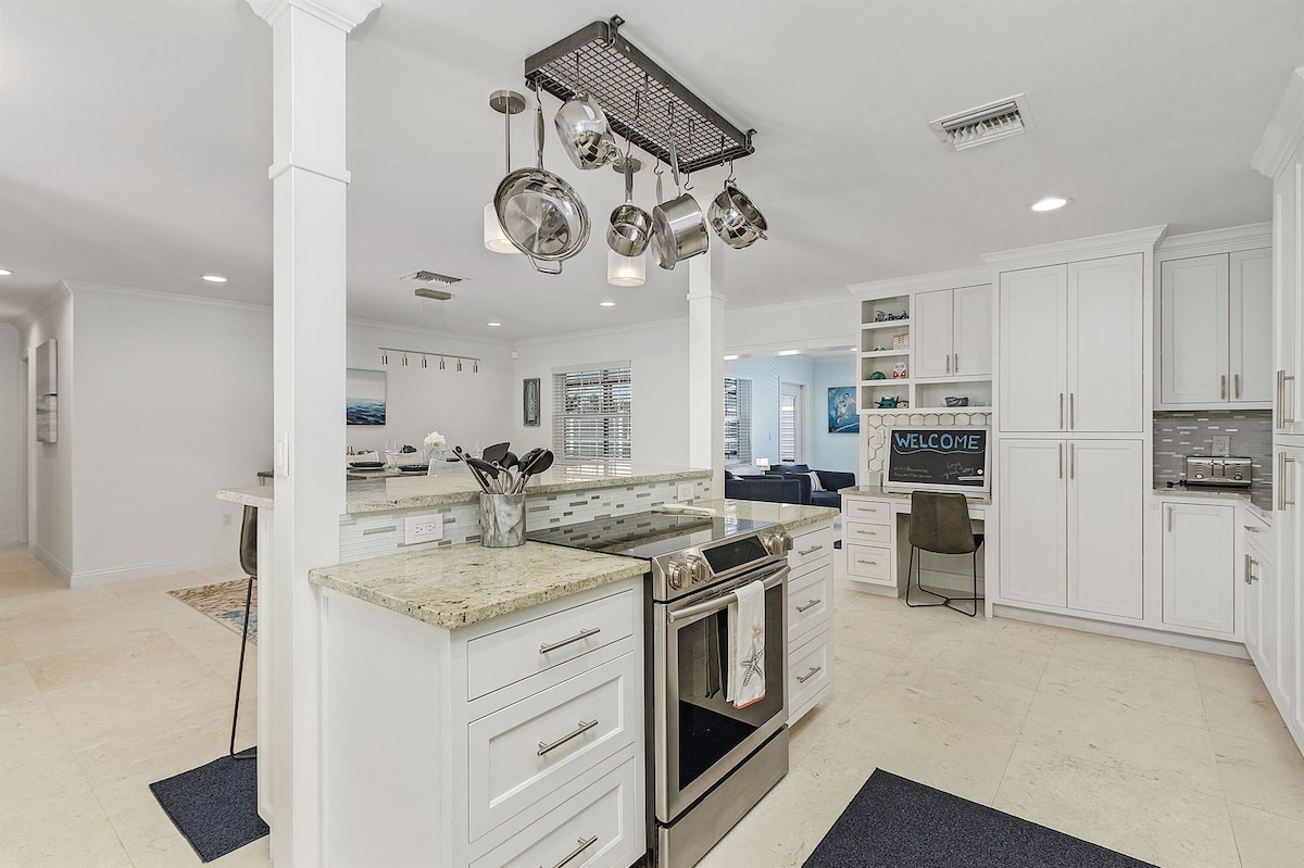Photo 12 of Paradise Pool House for 6/Chefs Kitchen/BBQ/Nr Beach/5thAve
