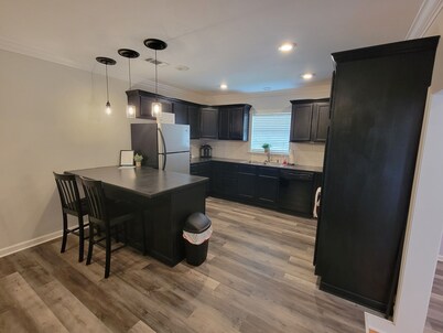 2bed/2bath Cottage in Downtown Houma. 30+ day stays welcome.
