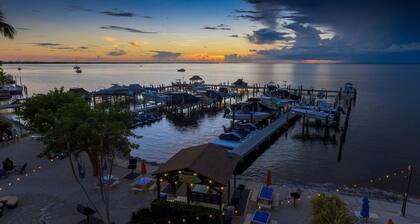Key Largo Moon Bay Condo Escape – Sunsets, Sea Turtles & Optional 24’ Boat Slip