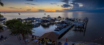 Key Largo Moon Bay Condo Escape – Sunsets, Sea Turtles & Optional 24’ Boat Slip