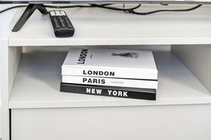 Interior - Modern 2-Bedroom Apartment in Vibrant Brixton - Perfect for City Explorers! (London)