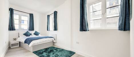 2 bedrooms, iron/ironing board, travel cot, free WiFi