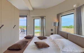 4 Schlafzimmer, Bügeleisen/Bügelbrett, Reisekinderbett, kostenloses WLAN