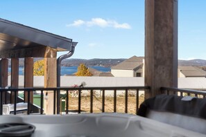 Property grounds - 4b/4bw/Hot tub, indoor pool, Lakeview TRL, near dwntwn Branson, Big Cedar, golf (Hollister)