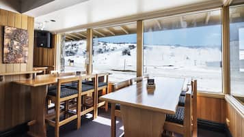 Free daily cooked-to-order breakfast