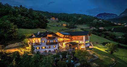 Appartement "Gfinkerhof Rosengarten" avec vue sur les montagnes, terrasse partagée et Wi-Fi