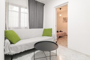 TV - Apartment 'De Los Rios' with Wi-Fi and Air Conditioning (Alicante)
