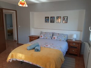 3 bedrooms, iron/ironing board, free WiFi, bed sheets - Holiday Home 'Cortijo Ramonsillos' with Mountain View, Private Terrace and Wi-Fi (Villanueva del Trabuco)