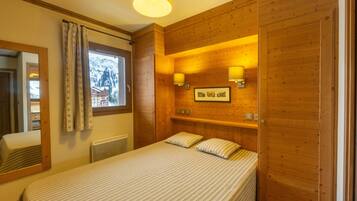 2 bedrooms