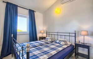 3 bedrooms, iron/ironing board, travel crib, free WiFi