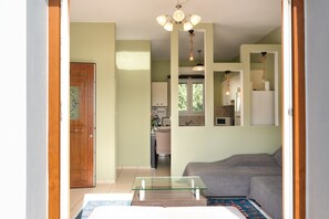 Interior - Apartment In A Hotel 'Anemi Leros 1' with Balcony, Wi-Fi and Air Conditioning (Leros)