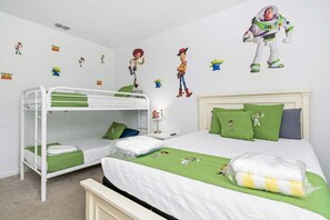 3 bedrooms, iron/ironing board, WiFi, bed sheets