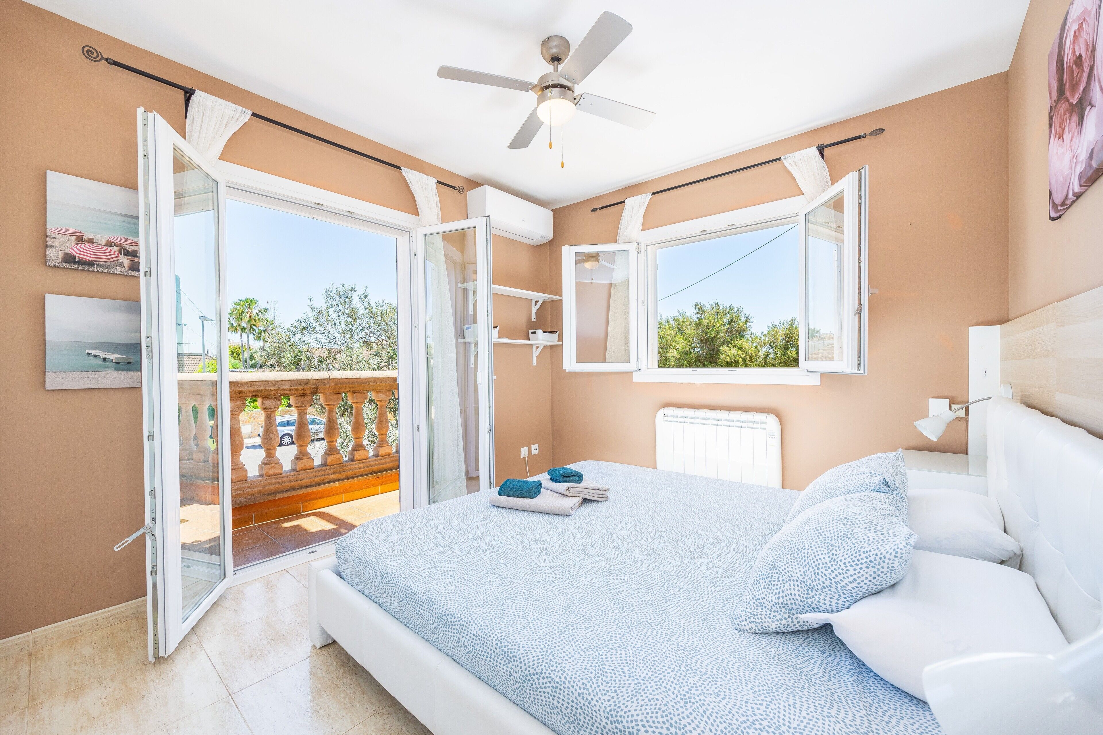 3 chambres, fer et planche à repasser, Wi-Fi gratuit, draps fournis