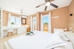 3 bedrooms, iron/ironing board, free WiFi, bed sheets - Villa 'Amelia Cerca De Cala Pi' with Private Terrace, Wi-Fi and Air Conditioning (LLucmajor)