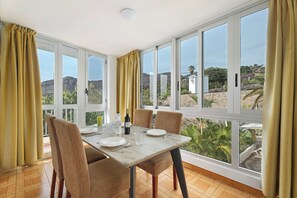 Dining - Vacation Home "Playa la Arena Sea View" with Private Terrace & Wi-Fi (Santiago del Teide)