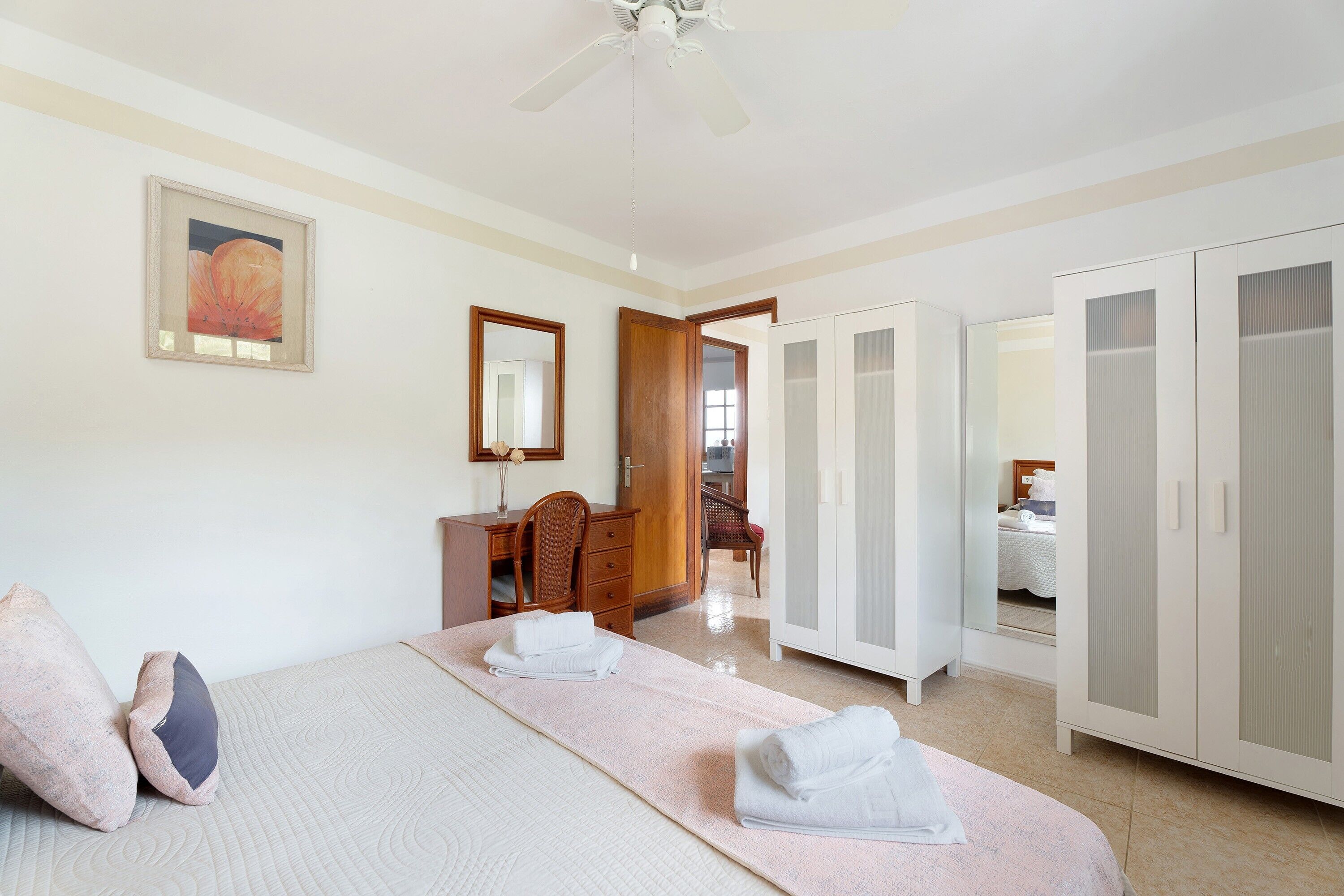 2 camere, ferro/asse da stiro, Wi-Fi gratuito