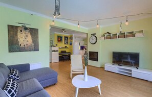 TV, peis og bordtennis