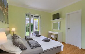 4 chambres, fer et planche à repasser, lit parapluie, Wi-Fi gratuit