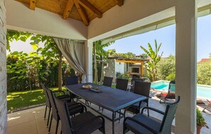 Outdoor dining - Stunning home in Porec (Porec)
