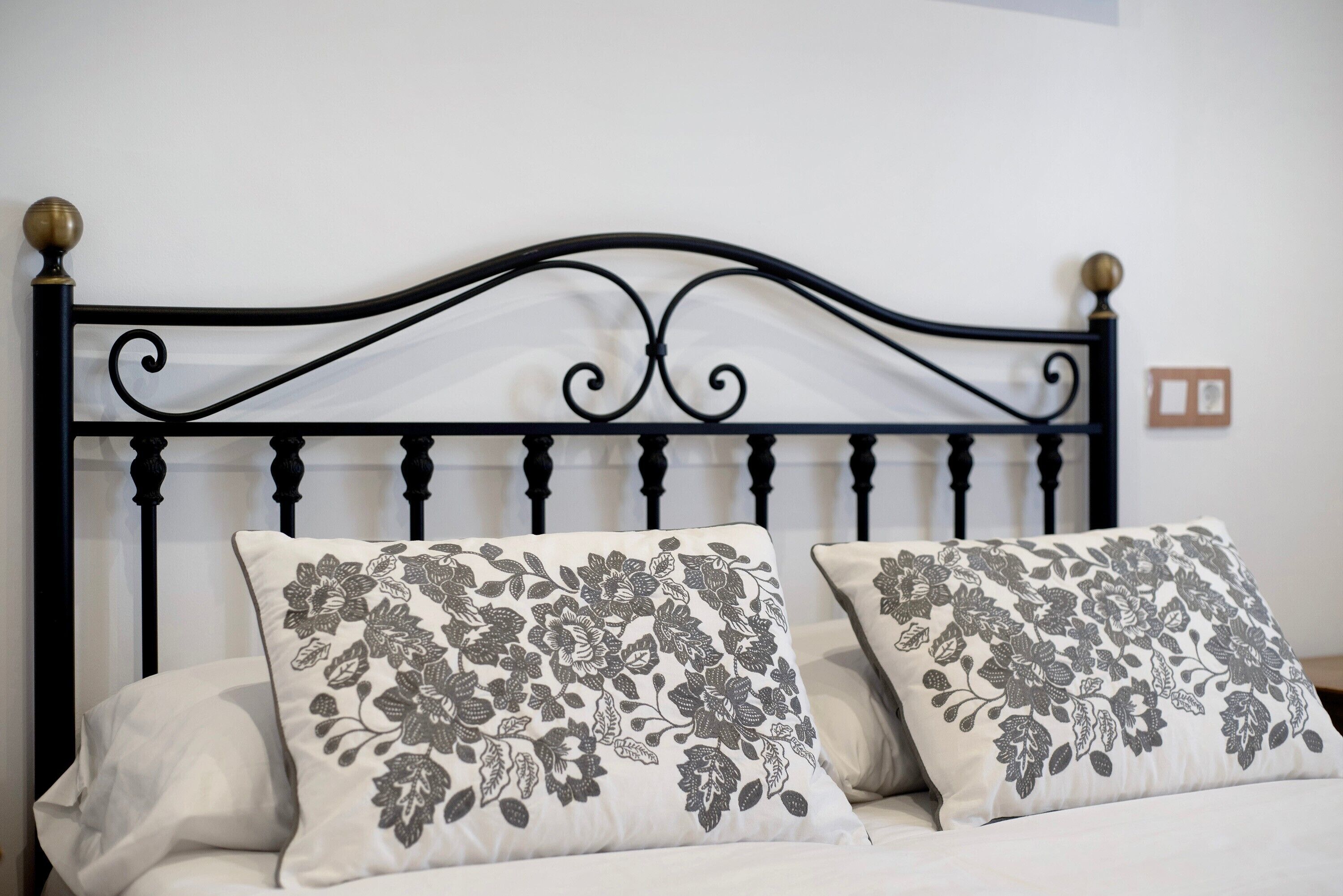 2 dormitorios, tabla de planchar con plancha, wifi gratis y ropa de cama