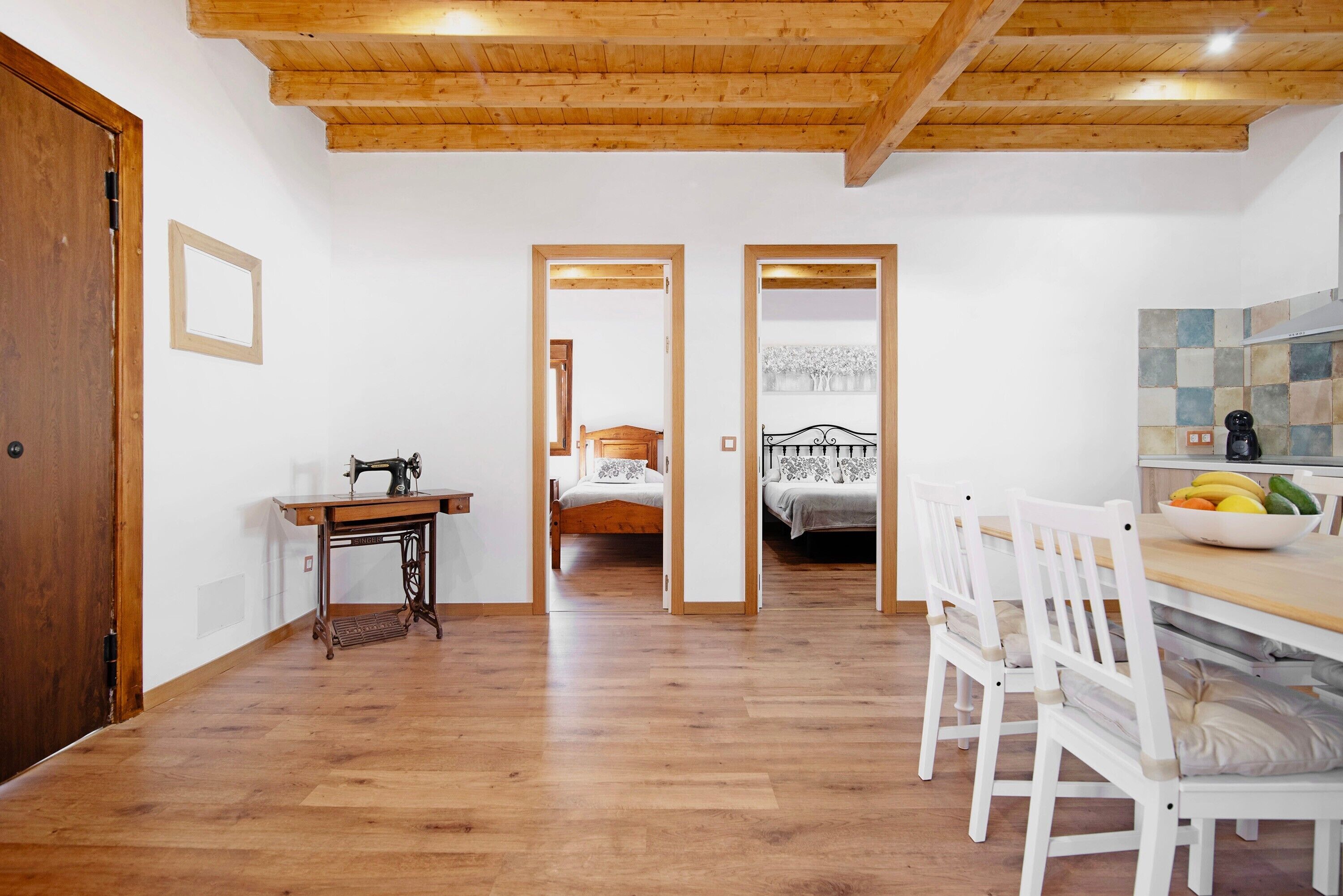 2 slaapkamers, een strijkplank/strijkijzer, gratis wifi, beddengoed