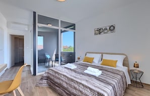 3 chambres, fer et planche à repasser, Wi-Fi gratuit, draps fournis