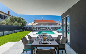 Outdoor dining - Gorgeous home in Pula (Pula)