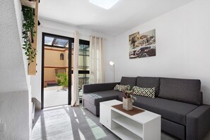 TV - Vacation Home "Casa Sara Costa Calma" with Private Terrace & Wi-Fi (Costa Calma)