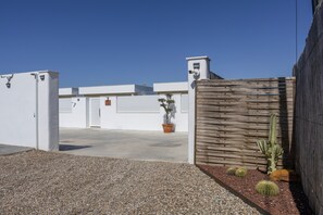 Property grounds - Villa 'Sanchez' with Private Pool, Wi-Fi and Air Conditioning (Chiclana de la frontera)