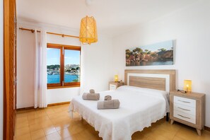 6 slaapkamers, een strijkplank/strijkijzer, gratis wifi, beddengoed