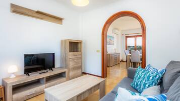 Fernseher, Kamin