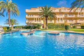 Pool - Apartment "Brisas C2" with Shared Pool & Wi-Fi (Denia)
