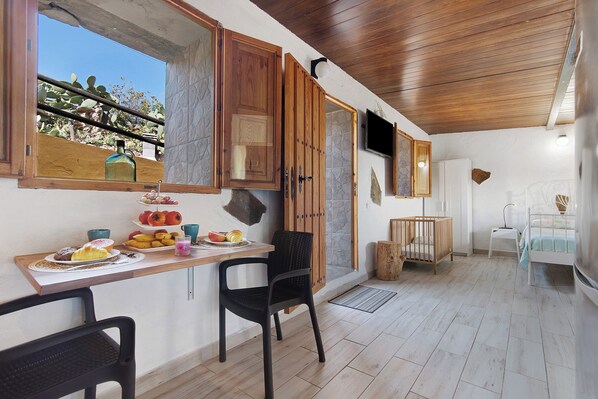 Dining - Holiday Villa 'Hogar Vacacional Talumaya' with Sea Views, Private Pool and Wi-Fi (Guia)