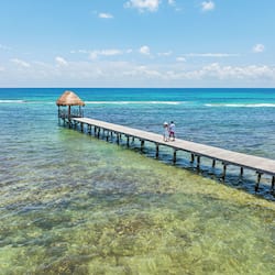 Bãi biển riêng, cát trắng, xe đưa đón đến bãi biển miễn phí