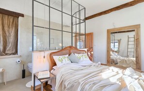 3 bedrooms, iron/ironing board, travel crib, free WiFi - Stunning home in Groznjan with sauna (Groznjan)