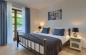 4 camere, ferro/asse da stiro, culla da viaggio, Wi-Fi gratuito