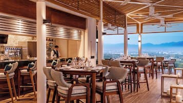 20 restaurantes, é servido jantar