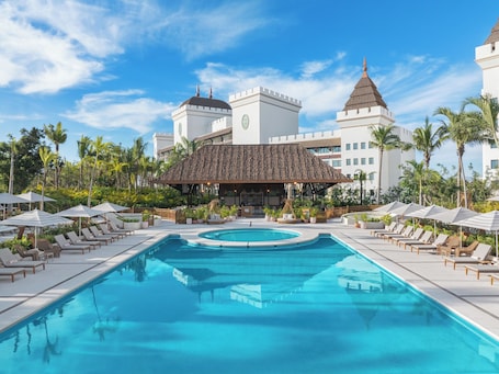 Exterior. BON Hotel at VidantaWorld Nuevo Vallarta