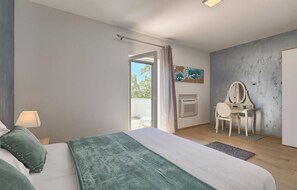4 chambres, fer et planche à repasser, lit parapluie, Wi-Fi gratuit