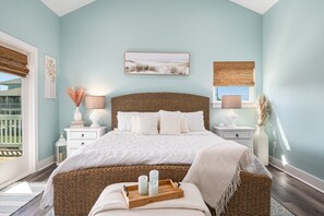 4 bedrooms, iron/ironing board, free WiFi, bed sheets - Large & Glam~ sleeps16~ waterfront~ VIEWS~ fenced ~ BEACH ACCESS ~DOG (Bolivar Peninsula)