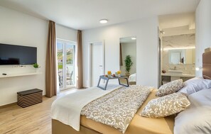 4 soverom, strykejern/-brett, reiseseng for barn og wi-fi (inkludert)