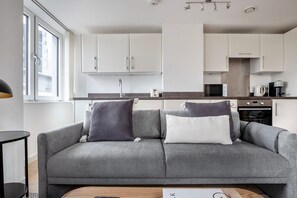 Fernseher, Stereoanlage