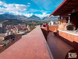 Quarto casal romântico, 1 quarto, sacada, vista para a montanha | Terraço/pátio