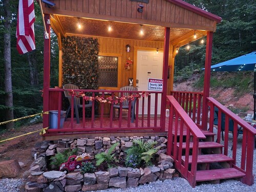 Enchanted Forest tiny house mountain views remote  private Norris Lake 2.7 miles