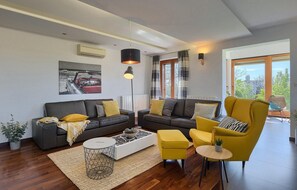 TV, DVD-spiller og bordtennis