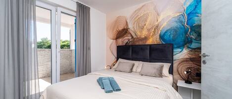 4 bedrooms, iron/ironing board, travel cot, free WiFi