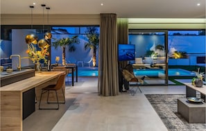 Dining - Nice home in Medulin with sauna (Medulin)